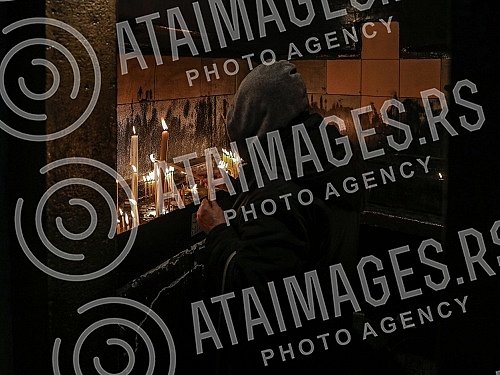 The Serbian orthodox church celebrates St. Nicholas - believers in the Church of St. Nicholas, which is located within the complex of the New cemetery.
Srpska pravoslavna crkva slavi Svetog Nikolu - vernici u Crkvu Svetog Nikole koja se nalazi u ok The Serbian orthodox church celebrates St. Nicholas - believers in the Church of St. Nicholas, which is located within the complex of the New cemetery.
Srpska pravoslavna crkva slavi Svetog Nikolu - vernici u Crkvu Svetog Nikole koja se nalazi u ok