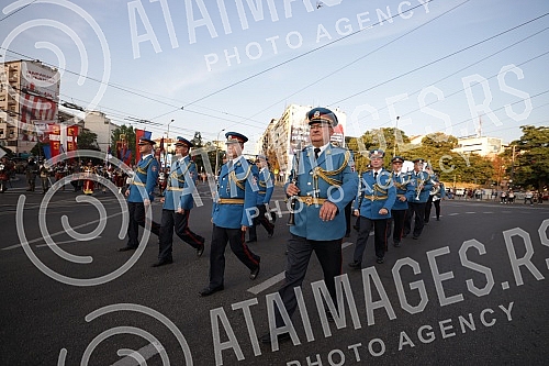 The central manifestation on the occasion of the Day of Serbian Unity, Freedom and the National Flag is being held on Savka Square near the monument to Stefan Nemanja. Centralna manifestacija povodom Dana srpskog jedinstva, slobode i nacionalne zas