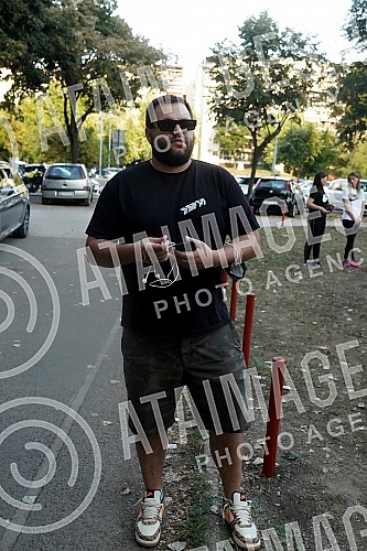 Grand opening of the terrain made of 20,000 recycled sneakers in Block 70.
Svecano otvaranje terena napravljenog od 20.000 recikliranih patika u Bloku 70. Grand opening of the terrain made of 20,000 recycled sneakers in Block 70.
Svecano otvaranje terena napravljenog od 20.000 recikliranih patika u Bloku 70.