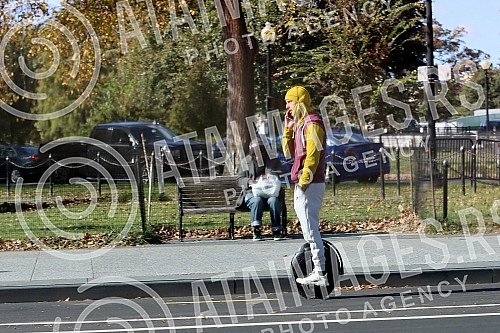 November Day and the people of Washington.
Novembarski dan i ljudi u Vasingtonu. November Day and the people of Washington.
Novembarski dan i ljudi u Vasingtonu.