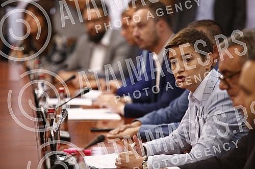 The President of the Government of the Republic of Serbia in the technical mandate, Ana Brnabic, met with representatives of farmers with whom she discussed the demands of the protesting agricultural producers.Predsednica Vlade Republike Srbije u t