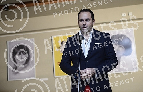 Awarding a Film Comedy Award, within the 2nd Comedy Fest. This year's laureate is actress Jelisaveta Seka Sablic.Dodela nagrade za doprinos filmskoj komediji, u okviru 2. Comedy festa. Ovogodisnji laureat je glumica Jelisaveta Seka Sablic.