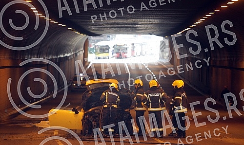 Explosion of a car in the Terazian tunnel in the center of Belgrade.Eksplozija automobila u Terazijskom tunelu u centru Beograda.