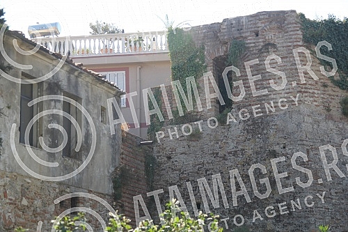 Durees - town and port on the Adriatic coast.  Drac - grad i luka na obali Jadranskog mora. P