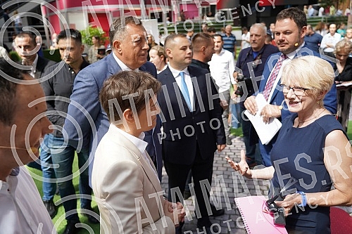 The President of the Government of the Republic of Serbia, Ana Brnabic, attended the awarding of the Wine Trophy of the Open Balkans as part of the First International Wine Fair Wine Vision of the Open Balkans in Hall 1 of the Belgrade Fair.Predsed