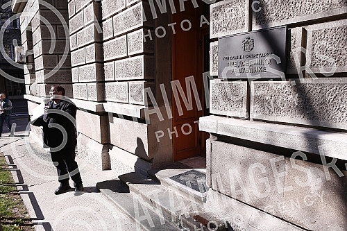 In front of the Presidency, a press conference was held by the Vice President of the Party of Freedom and Justice, Dejan Bulatovic, on the alleged new affair in Serbian agriculture.Ispred Predsednistva je odrzana konferencija za medije potpredsedni