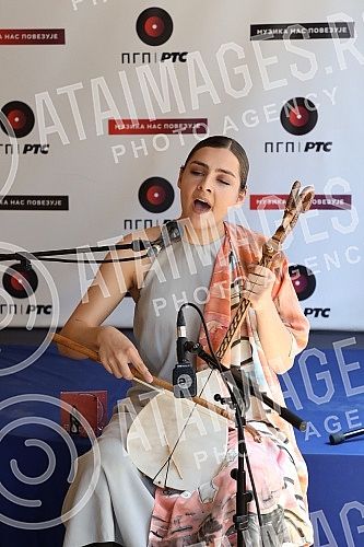 On the World Music Day, the promotion of the album 