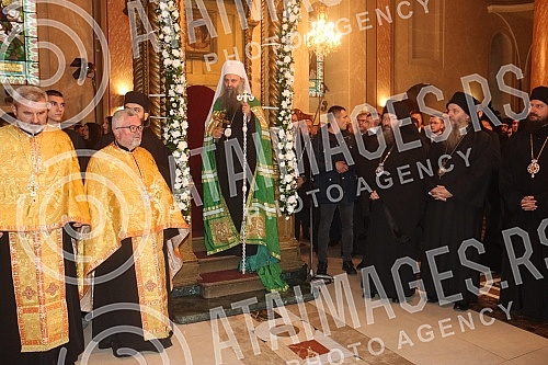 His Holiness Serbian Patriarch Porfirije arrived at the Church of the Nativity of the Most Holy Mother of God in Sarajevo, where he was welcomed by His Eminence Metropolitan Hrizostom of Dabro-Bosnia with the clergy of the Serbian Orthodox Church. Pa