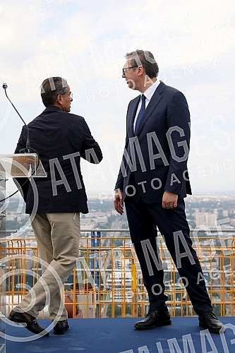 The President of Serbia, Aleksandar Vucic, and Mohamed Alabar, the President of Eagle Hills, attended the ceremony marking the completion of works on the construction of the Belgrade Tower. Predsednik Srbije Aleksandar Vucic i Mohamed Alabar, preds