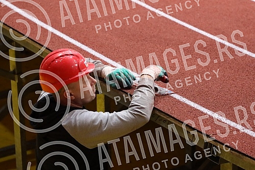 In the Stark Arena, works are underway on setting up an athletics track and preparing an athletic battlefield for the upcoming World Athletics Championships.U Stark areni u toku su radovi na postavljanju atletske staze i spremanje atletskog bojista