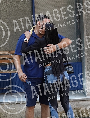 After the criminal report against Jovana Jeremic for threats, Maja Marinkovic came to the police station to give a statement.Posle krivicne prijave Jovane Jeremic zbog pretnji Maja Marinkovic je dosla u policijsku stanicu kako bi dala izjavu.