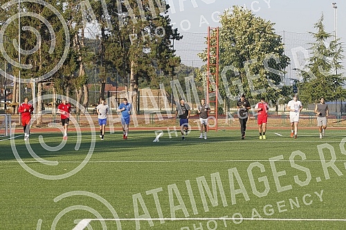 The handball players of Crvena zvezda Grundfos are preparing in Ub, where in the coming days they will play a friendly match against the hosts Ub.Rukometasi Crvene zvezde Grundfos su na pripremama u Ubu, gde ce u narednim danima odigrati jednu prij