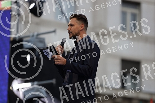Celebrating World Boxing Day with a class of Roy Jones Jr. at Republic Square.Obelezavanje Svetskog dana boksa uz cas Roj Dzonsa Juniora na Trgu republike.