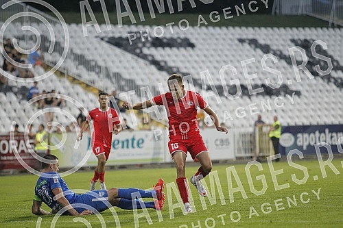 In the first match of the barrage to fill the Linglong Tire of the Serbian Super League, New Belgrade's IMT competed with the team from Novi Pazar at the FC Cukaricki stadium.Novobeogradski IMT je u prvom mecu baraza za popunu Linglong Tire Super l