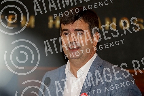 For the tenth time, the US Embassy in Serbia, in cooperation with the  Red Cross of Serbia, marked the anniversary of the tragic attacks on New York and Washington by organizing an action of voluntary blood donation.Ambasada SAD u Srbiji je po deset