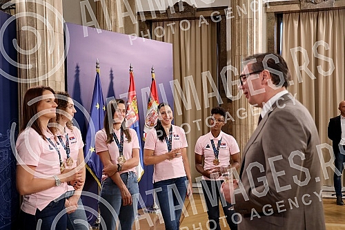 The President of Serbia, Aleksandar Vucic, received in the Presidency the women's basketball national team of Serbia, which won a gold medal at the European Championship.Predsednik Srbije Aleksandar Vucic primio je  u Predsednistvu zensku kosarkask