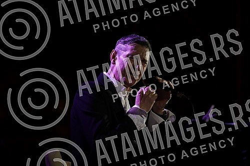 Massimo Savic performed for the first time on the cult scene of Tasmajdan.Massimo Savic je prvi put nastupio na kultnoj sceni Tasmajdana.