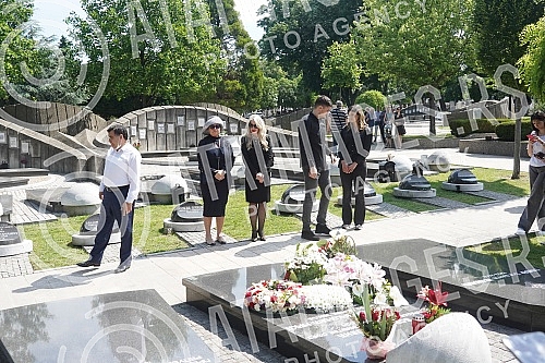 A memorial service on the occasion of the sixth anniversary of Milutin Mrkonjic's death was held in the Alley of Merited Citizens at the New Cemetery, and a QR code was placed on the tombstone, which when wrapped shows information about the late poli