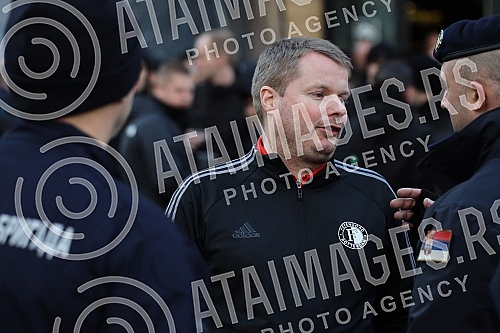 Fans of the Fejenodra football club, which will play the first game of the eighth finals of the League of Conferences against FC Partizan at 6:45 pm at the stadium in Humska, went to the stadium from the Republic Square with police escort.Navijaci 