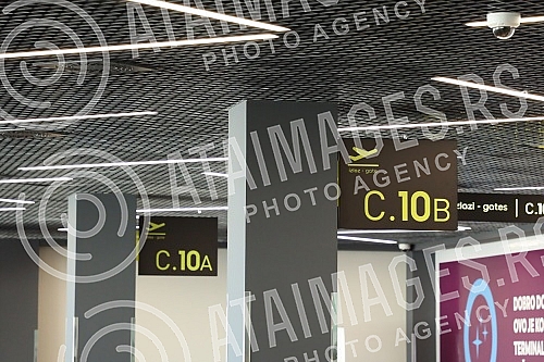 At the Nikola Tesla Airport, on the occasion of the opening of the newly built part of the passenger terminal, the General Manager of Belgrade Airport, Francois Berisot, addressed the audience. Na aerodromu Nikola Tesla povodom otvaranja novoizgrad