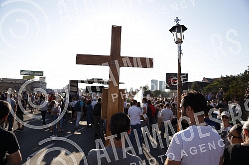 279 in a row Litija by the center of Belgrade for the Salvation of occupied Serbia from all kinds of betrayal and anti-national actions on Branko's bridge.279 po redu Litija centrom Beograda za Spas okupirane Srbije od svih vidova izdaje i antinaro