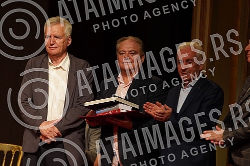 The ceremonial presentation of the 51st Golden Beocug Award and the Charter was held on the Grand Stage of the National Theater.Svecano urucenje 51. nagrade Zlatni Beocug i Povelje odrzano je  na Velikoj sceni Narodnog pozorista.