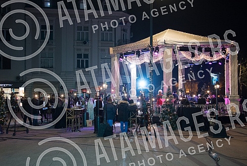 This year's New Year's program of the Public Media Service will be different from the previous ones, due to the coronary virus pandemic and will be broadcast from city squares, not from studios, which is why it is called This year's New Year's program of the Public Media Service will be different from the previous ones, due to the coronary virus pandemic and will be broadcast from city squares, not from studios, which is why it is called