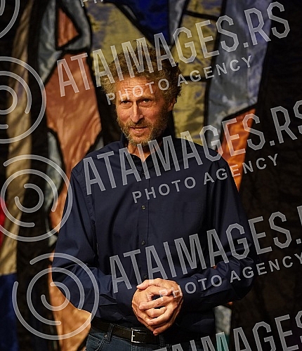 The new theater award for the best direction of the play for children 