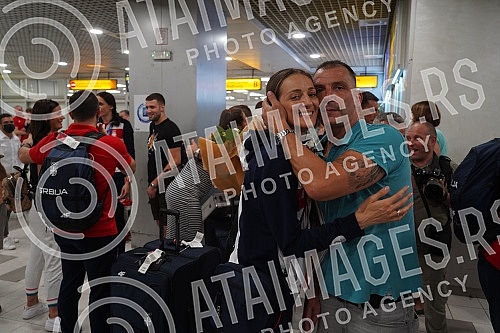 The women's volleyball national team of Serbia, which won a bronze medal at the Games in Tokyo, arrived in Belgrade, and on that occasion a press conference was held at the Nikola Tesla Airport.Zenska odbojkaska reprezentacija Srbije, koja je na Ig