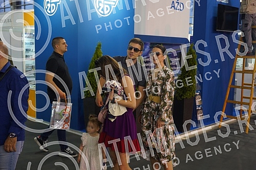 As part of the 64th International Fair of Technology and Technical Achievements at the Belgrade Fair, in Hall 3 at the PR-DC stand (Pink Research & Development Center), DJ Zex played music at the After Work Matinee.U okviru 64. Medjunarodnog sajma 