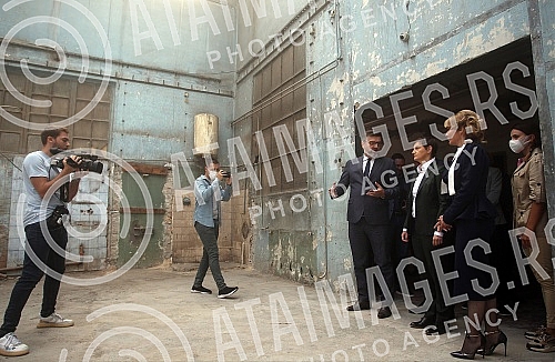 The Prime Minister of the Republic of Serbia, Ana Brnabic, attended the signing of the Memorandum of Cooperation on the development of a dual model of studies in higher education in the building of the Aviation Academy. Predsednica Vlade Republike 