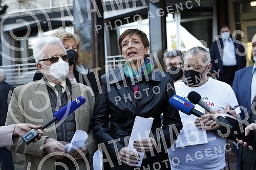 The Democratic Party and the Assembly of Free Serbia held a joint press conference in front of the Ministry of Health and Of the Republic Public Prosecutor's Office, and the topic of the conference was the filing of criminal charges against the Prime