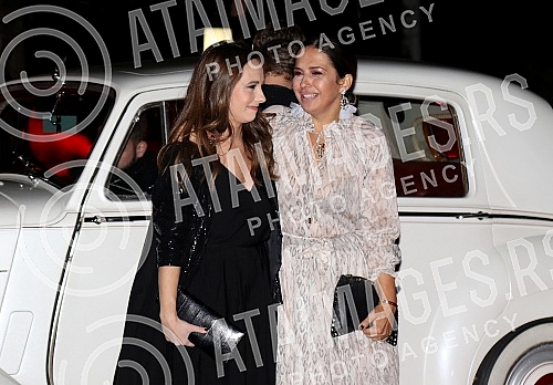 Premiere of the first episode of 