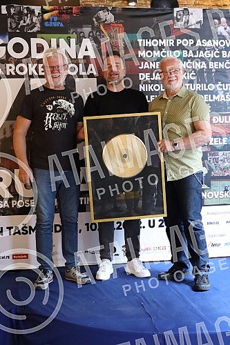 A press conference was held in the RTS Club on the occasion of the great jubilee, more than 50 years of pure rock and roll and the concert of the YU group at the Tasmajdan stadium.
U RTS Klubu je odrzana konferencija za medije povodom velikog jubile A press conference was held in the RTS Club on the occasion of the great jubilee, more than 50 years of pure rock and roll and the concert of the YU group at the Tasmajdan stadium.
U RTS Klubu je odrzana konferencija za medije povodom velikog jubile