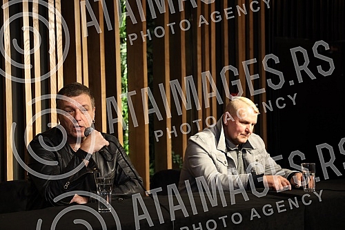 A press conference on the occasion of the Van Gogh group concert in the Kombank Hall was held at the Club Lisbon, and those present were able to see the premiere of the video for the song 