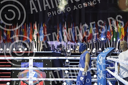 Celebrating World Boxing Day with a class of Roy Jones Jr. at Republic Square.Obelezavanje Svetskog dana boksa uz cas Roj Dzonsa Juniora na Trgu republike.