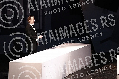 The play In the Agony of Miroslav Krleza, directed by Ivica Buljan at the Croatian National Theater in Zagreb, was performed on the stage of Ljubo Tadic of the Yugoslav Drama Theater.
Na sceni Ljuba Tadic Jugoslovenskog dramskog pozorista izvedena j The play In the Agony of Miroslav Krleza, directed by Ivica Buljan at the Croatian National Theater in Zagreb, was performed on the stage of Ljubo Tadic of the Yugoslav Drama Theater.
Na sceni Ljuba Tadic Jugoslovenskog dramskog pozorista izvedena j