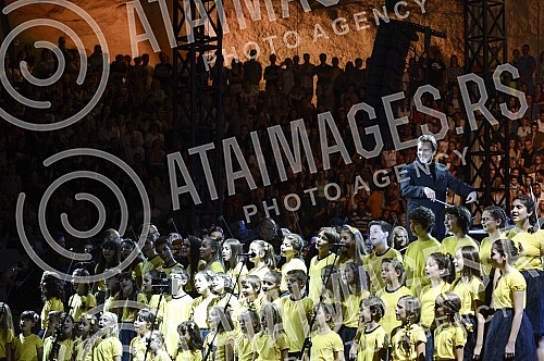 The Night of Music was held with the performance of Kolibri Choir, RTS Choir and Symphony Orchestra at the Tasmajdan Stadium.
Odrzana Noc muzike uz nastup hora Kolibri, hora RTS i Simfonijskog orkestra na stadionu Tasmajdan. The Night of Music was held with the performance of Kolibri Choir, RTS Choir and Symphony Orchestra at the Tasmajdan Stadium.
Odrzana Noc muzike uz nastup hora Kolibri, hora RTS i Simfonijskog orkestra na stadionu Tasmajdan.