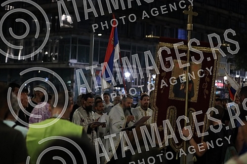 12. The Vidovdan liturgy with the blessing of His Eminence the Bishop of Raska and Prizren in exile G. G. Ksenofont began with a gathering at the monument to Prince Mihailo, where the Akathist was consecrated to the Holy Great Martyr Prince Lazar, an