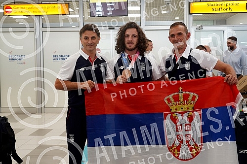 The representative of Serbia in wrestling, Zurab Datunashvili, the winner of the bronze Olympic medal at the Games in Tokyo, arrived in Serbia and on that occasion, a press conference was held at the Nikola Tesla Airport.Reprezentativac Srbije u rv