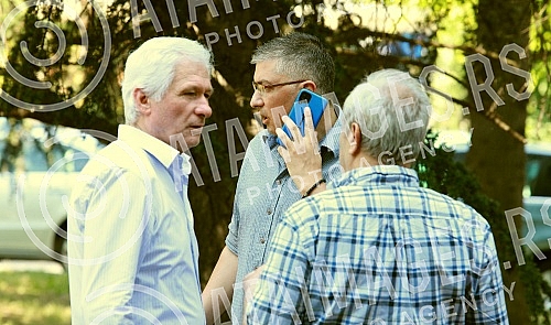 In front of the building of the Third Basic Public Prosecutor's Office, a press conference of the Oslobodjenje movement due to the summons for questioning of a former member of the UKP MUP of Serbia, Milan Dumanovic.Ispred zgrade Treceg osnovnog ja