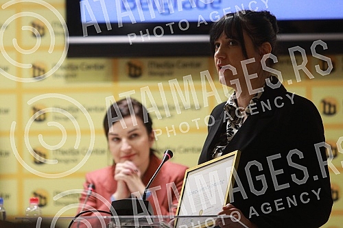 In the Media Center PCI awards were given for contributions that best illustrate multiethnic coexistence. U Medija centru su dodeljene  PCI nagrade za priloge koji najbolje oslikavaju multietnicki suzivot.