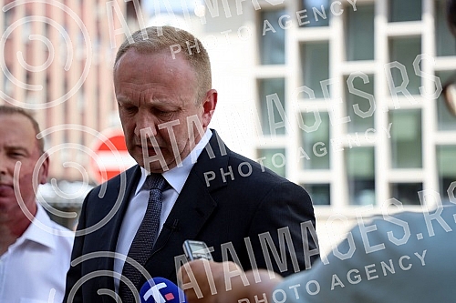 The president of the Freedom and Justice Party, Dragan Djilas, gave a statement to the First Basic Public Prosecutor's Office regarding the charges he filed against Serbian President Aleksandar Vucic and Finance Minister Sinisa Mali for 