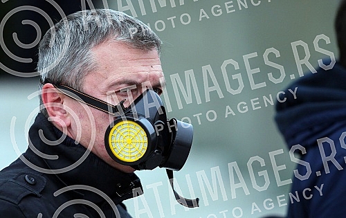 The President of the Environmental Protection Committee in the Serbian Parliament, Aleksandar Jovanovic Cuta, held a press conference where the topic was the alarming situation due to air pollution.Predsednik odbora za zastitu zivotne sredine u Sku