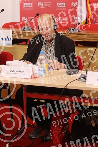 The Report of the Independent International Commission on the Investigation of the Sufferings of All Nations in the Srebrenica Region from 1992 to 1995 was presented at the UNS Press Center.U Pres centru UNS-a predstavljen je Izvestaj Nezavisne med