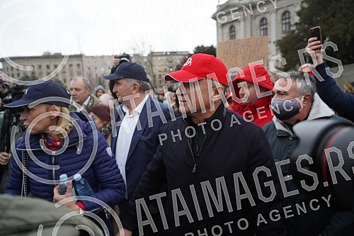 A rally in support of Novak Djokovic was held in front of the National Assembly, and was organized by Novak's family, who had previously held a press conference at the Novak restaurant.
Skup podrske Novaku Djokovicu odrzan je ispred Narodne skupsti A rally in support of Novak Djokovic was held in front of the National Assembly, and was organized by Novak's family, who had previously held a press conference at the Novak restaurant.
Skup podrske Novaku Djokovicu odrzan je ispred Narodne skupsti