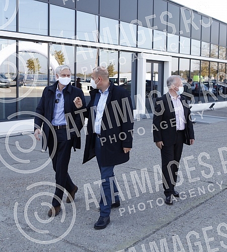 The Minister of Health in the Government of the Republic of Serbia, Dr. Zlatibor Loncar, attended the ceremony on the occasion of the opening of the new special gas filling station and laboratory of the company Messer Tehogas.Ministar zdravlja u Vl