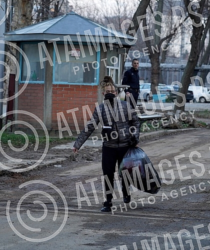 The First Basic Court in Belgrade today lifted the custody of rapper Stefan Djuric Rasta, in which he has been since October 3, 2020, after the police found drugs in his possession. Prvi osnovni sud u Beogradu ukinuo je danas pritvor reperu Stefanu