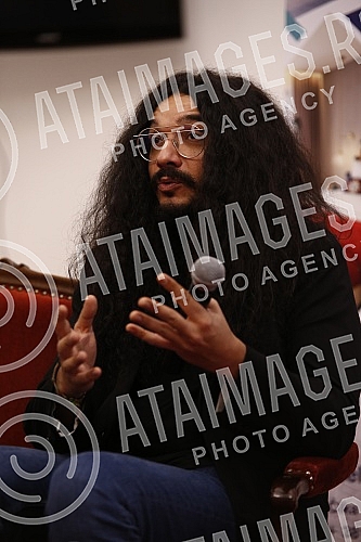 On the occasion of the upcoming concert by violinist Nemanja Radulovic in Kolarac and the release of the first album for Warner Classics, a press conference was held in the Music Gallery of the Kolarac Foundation.
Povodom predstojeceg koncerta violi On the occasion of the upcoming concert by violinist Nemanja Radulovic in Kolarac and the release of the first album for Warner Classics, a press conference was held in the Music Gallery of the Kolarac Foundation.
Povodom predstojeceg koncerta violi