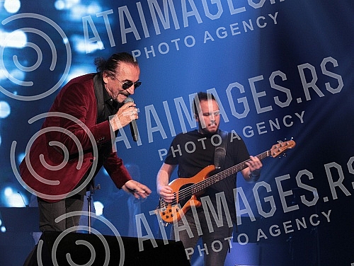 Concert of Zeljko Bebek held in Sava centar.
Koncert Zeljka Bebeka u Sava centru. Concert of Zeljko Bebek held in Sava centar.
Koncert Zeljka Bebeka u Sava centru.